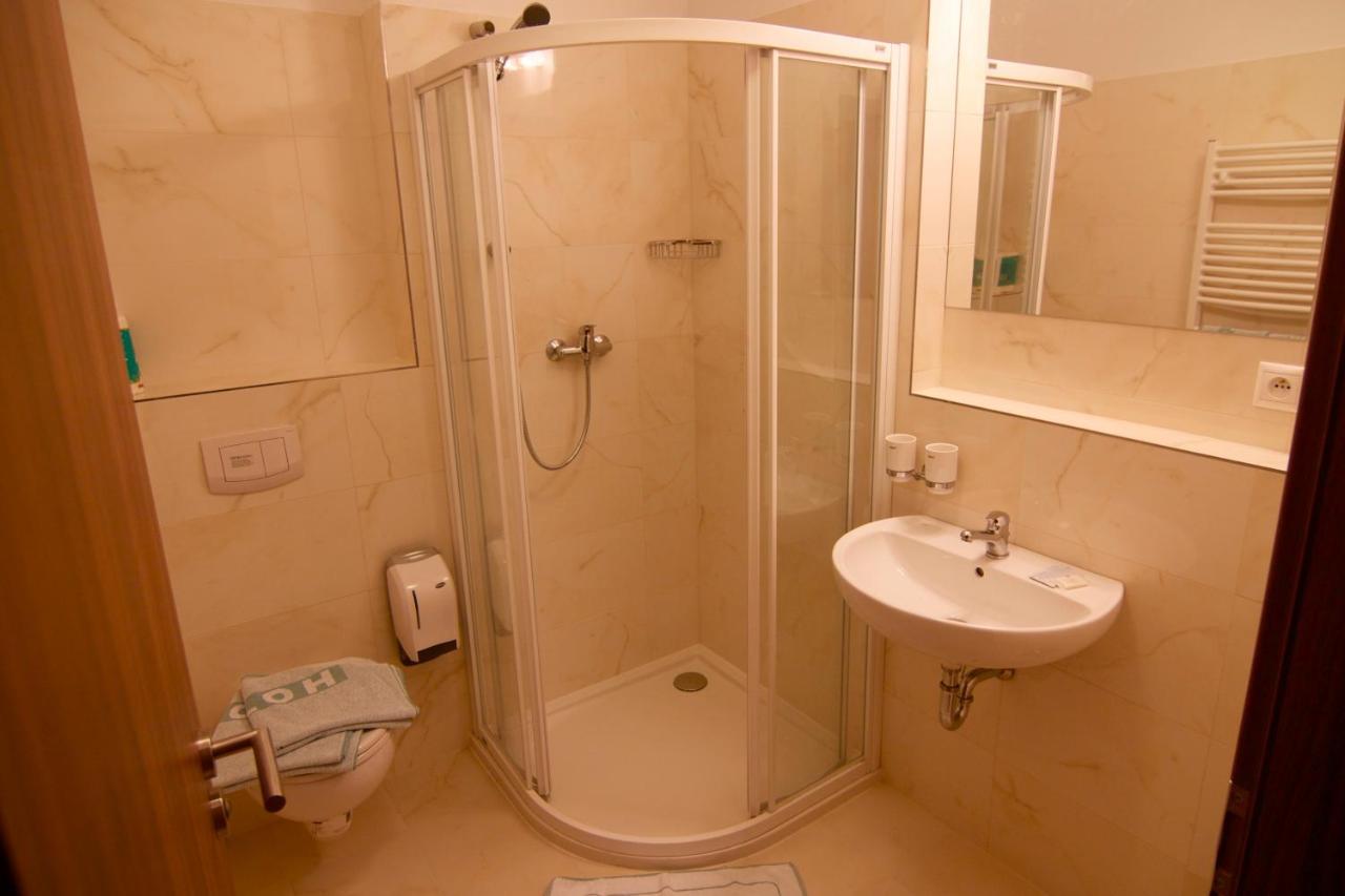 Hotel Klika Ceske Budejovice Exteriör bild